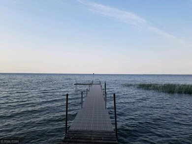 Dock / Lake Winnie
