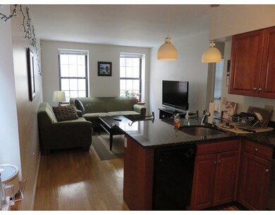 7 Henchman St unit 405, Boston, MA 02113 - photo 2