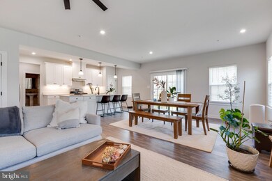 7647 Chesham Ct, White Plains, MD 20695 - photo 2