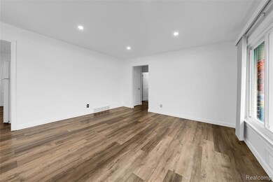 5061 Buchanan Ave, Warren, MI 48092 - photo 4