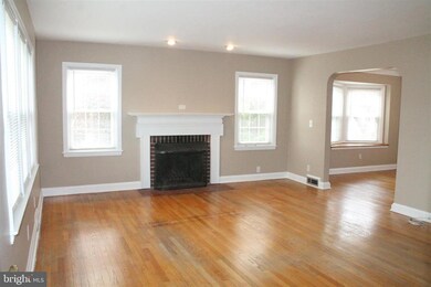 8112 Glen Gary Rd, Towson, MD 21286 - photo 4