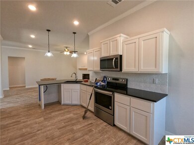 701 Shelly Dr, Troy, TX 76579 - photo 6