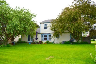 428 Churchill Ct, Batavia, IL 60510 - photo 2