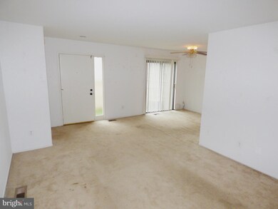 9303 Jarrett Ct, Montgomery Village, MD 20886 - photo 6