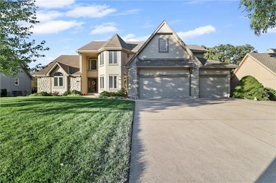 2436 NW Valley View Dr, Lees Summit, MO 64081 - photo 2