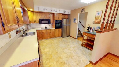 117 Apple Dr, Milford, PA 18337 - photo 5