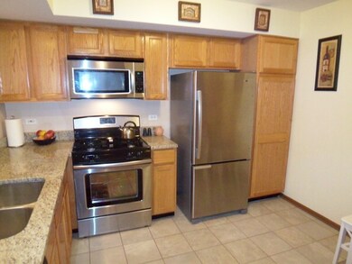 1838 Grove Ave unit 18B183, Schaumburg, IL 60193 - photo 3