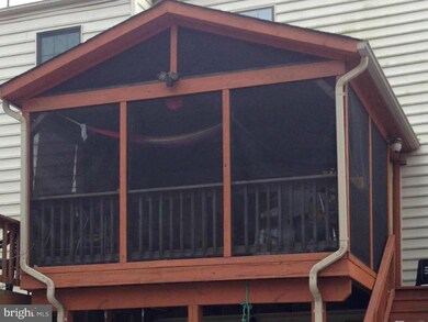 10222 Roberts Common Ln, Burke, VA 22015 - photo 7