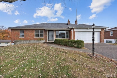 9720 Grantview Dr, Saint Louis, MO 63123 - photo 3