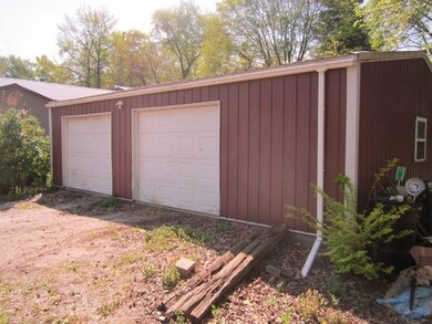 913 N Third St, Winslow, IN 47598 - photo 4