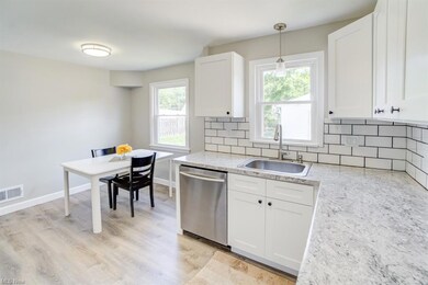 2165 E 290th St, Wickliffe, OH 44092 - photo 7