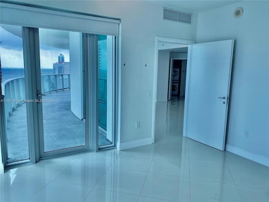 Met One unit T2710, Miami, FL 33131 - photo 5