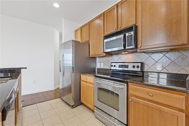 Kitchen with stainless steel appliances, decorativ