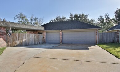 2405 San Augustine Ln, Friendswood, TX 77546 - photo 3