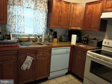 1 Primrose Ln, Willingboro, NJ 08046 - photo 2