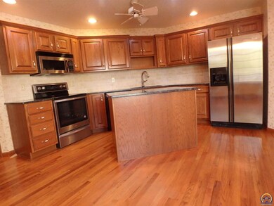 6234 SW 41st St, Topeka, KS 66610 - photo 5