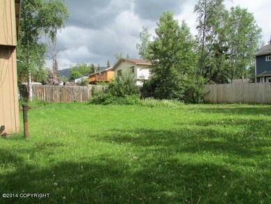 111-145218 Back Yard