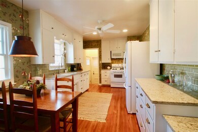 1710 Rainbow Dr, Cedar Falls, IA 50613 - photo 3