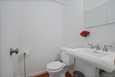 Copper Beech unit 3-9, White Plains, NY 10601 - photo 3