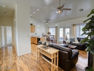 901 S Hunters Run, Show Low, AZ 85901 - photo 3