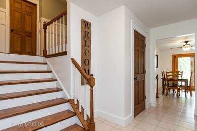 10S556 Book Rd, Naperville, IL 60564 - photo 2