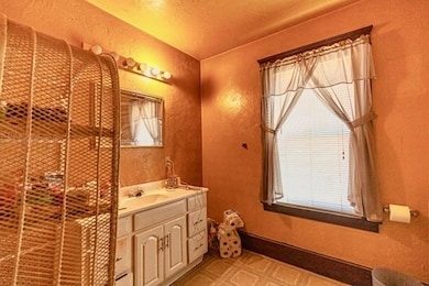 32 Wabash Ave, Worcester, MA 01604 - photo 4