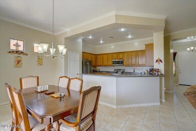 7 - Dining Kitchen