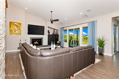 019_Living Room