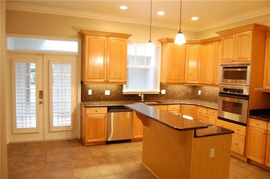Kitchen & rear entry