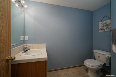 1353 S 6th St, Independence, OR 97351 - photo 5
