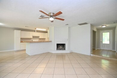 6426 Menwood Cir, Houston, TX 77088 - photo 5