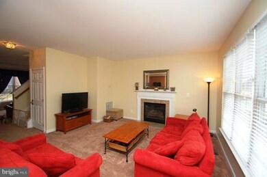 42579 Pelican Dr, Chantilly, VA 20152 - photo 3