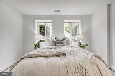 126 W Barre St, Baltimore, MD 21201 - photo 6