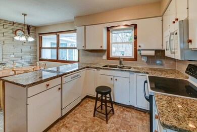 6106 Whalen Rd, Fitchburg, WI 53593 - photo 4