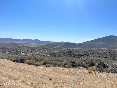 10651 E Prescott Dells Ranch Rd, Dewey-Humboldt, AZ 86327 - photo 2