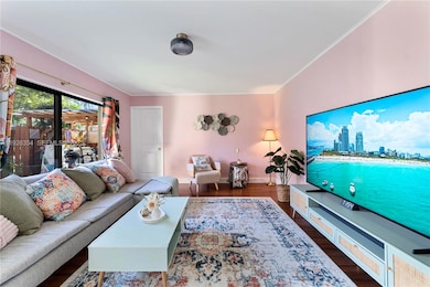 9118 SW 20th Ct, Davie, FL 33324 - photo 3