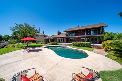 POOL VIEW TO HOME