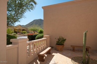 Private front courtyard