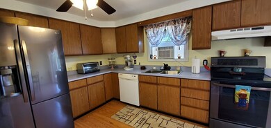 400 W River St, Orange, MA 01364 - photo 6