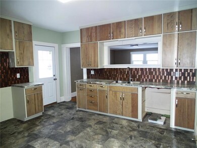 207 W Montgomery St, Durand, WI 54736 - photo 7