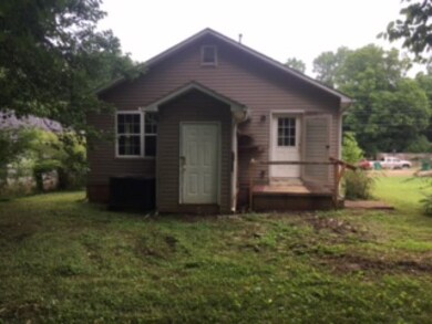 122 Booker St, Jackson, TN 38301 - photo 4