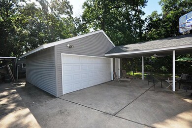 1611 Saxon Dr, Houston, TX 77018 - photo 4