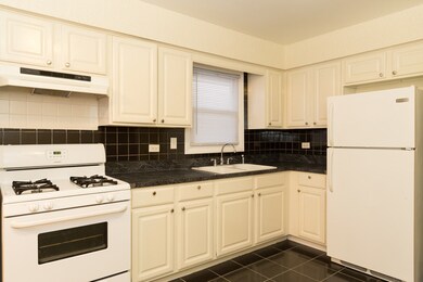 18118 Olympia Dr, Country Club Hills, IL 60478 - photo 4