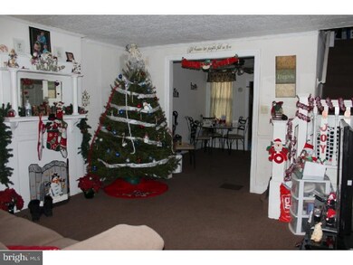 1308 E 10th St, Crum Lynne, PA 19022 - photo 3