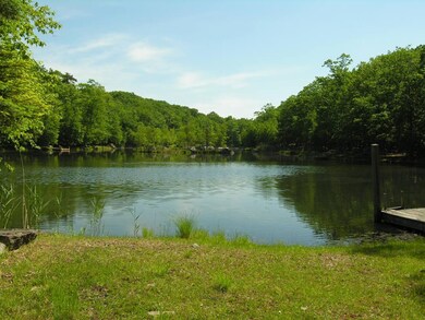 131 Broadmoor Dr, Hawley, PA 18428 - photo 2