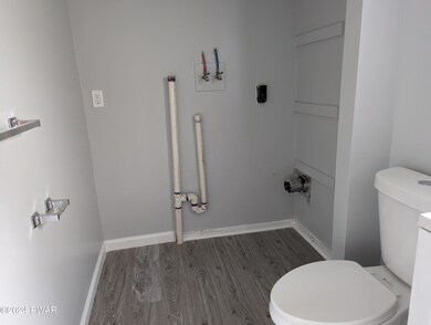 112 River Rd unit B, Millrift, PA 18340 - photo 7