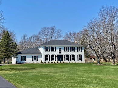 12 Crestview Ln, Lake Barrington, IL 60010 - photo 2