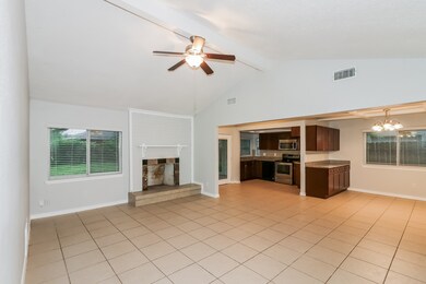 16938 Worden Ln, Friendswood, TX 77546 - photo 3