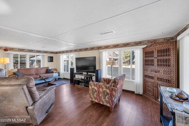 05-Living Area