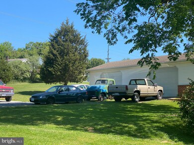 372 Junction Rd, Strasburg, VA 22657 - photo 3